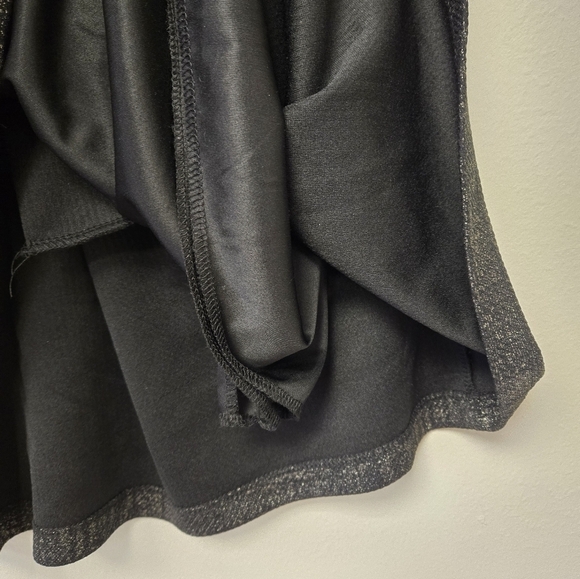 Soprano Pleated Mini Skirt Black With gold M - Picture 5 of 8